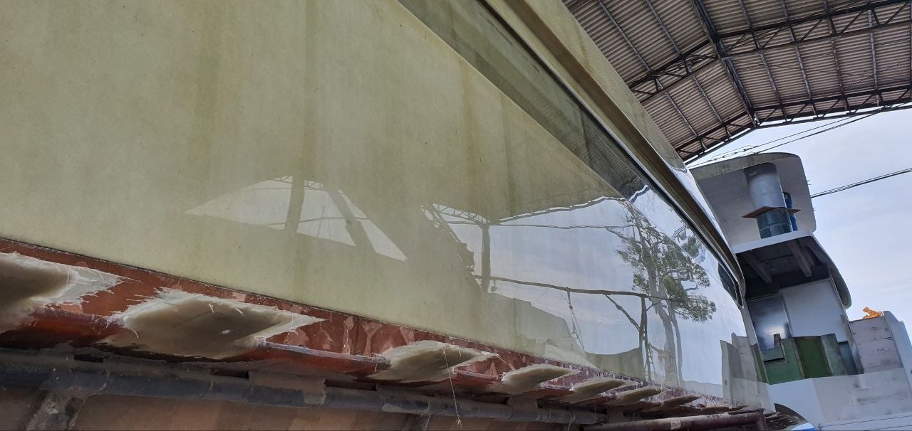 Hull bottom — composite layup detail
