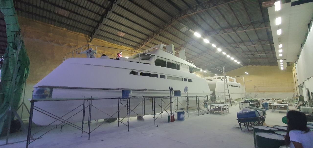 Sattahip shed — multiple vessels under construction